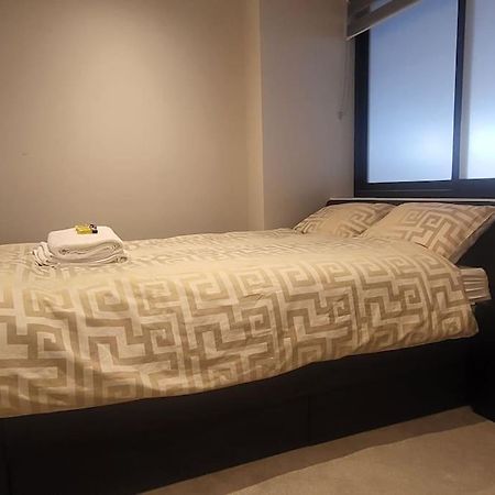 Entire Reigate Apartment Hosted By Pius Bagian luar foto