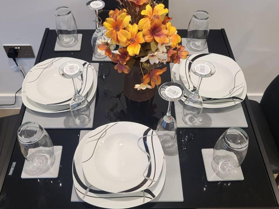 Entire Reigate Apartment Hosted By Pius Bagian luar foto